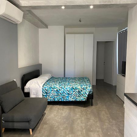Il Caravaggio Guest House 2 กราสซอบบิโอ ภายนอก รูปภาพ
