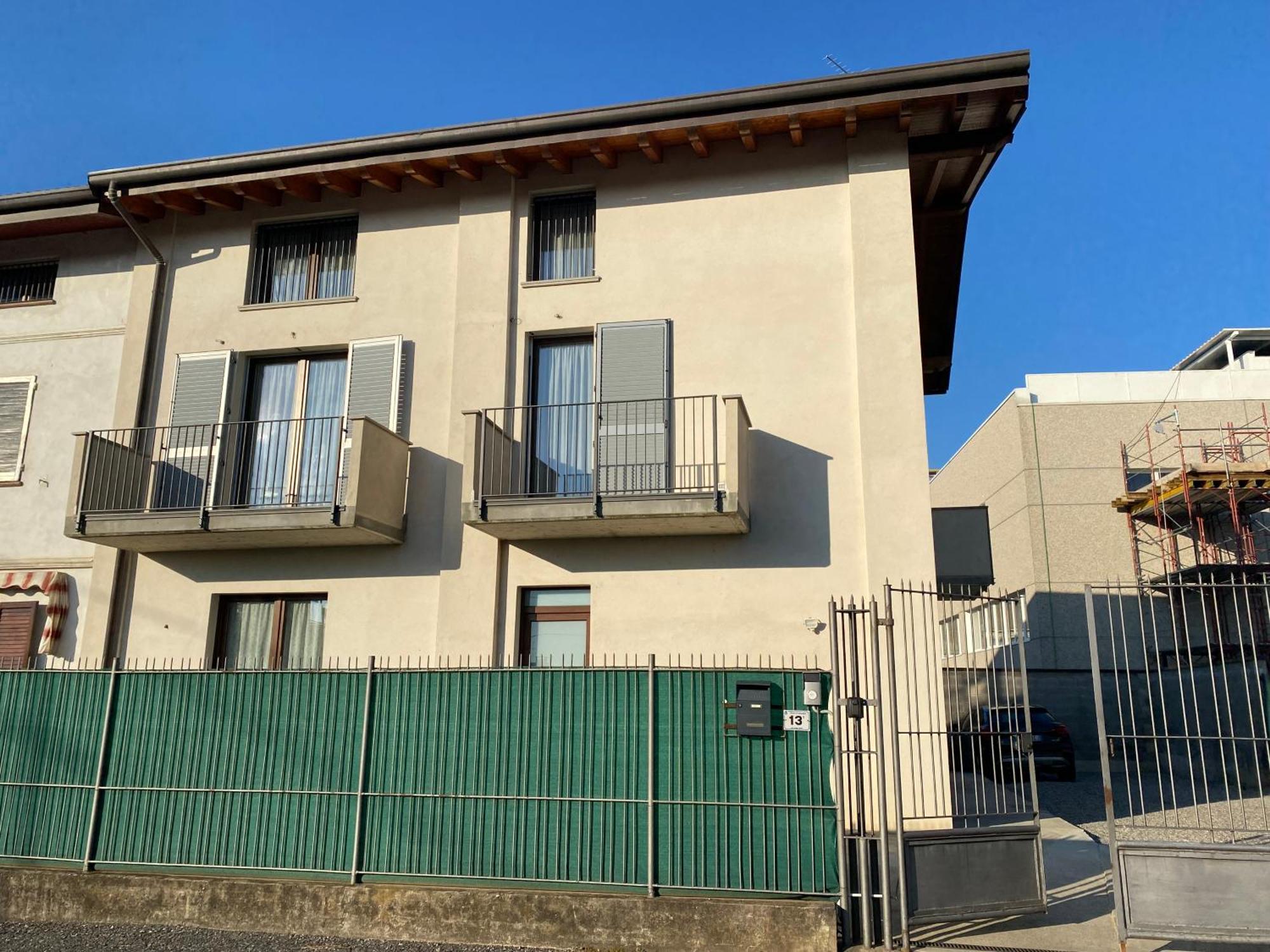 Il Caravaggio Guest House 2 กราสซอบบิโอ ภายนอก รูปภาพ